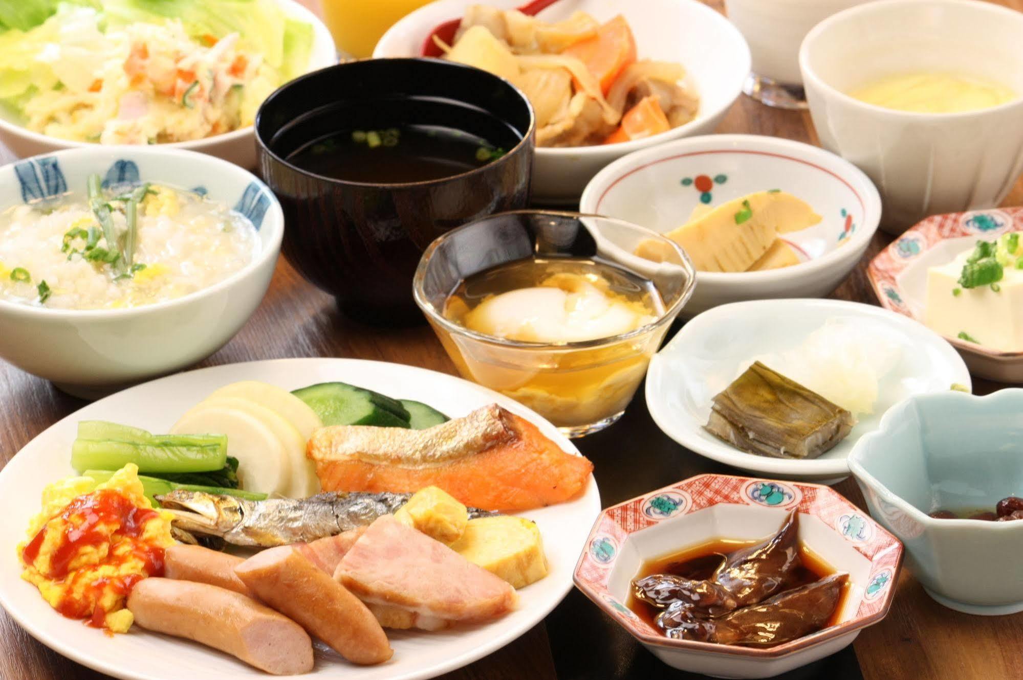 Fukui Manten Hotel Ekimae ภายนอก รูปภาพ